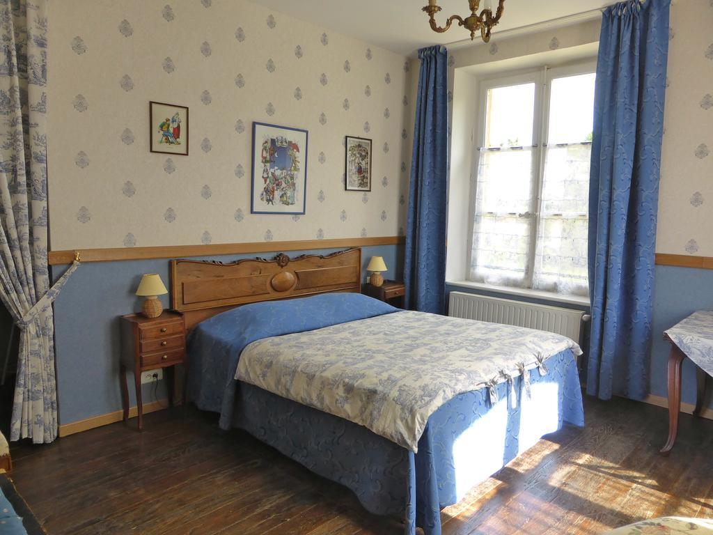 Maison D'Hotes Le Chateau De Puxe Room photo